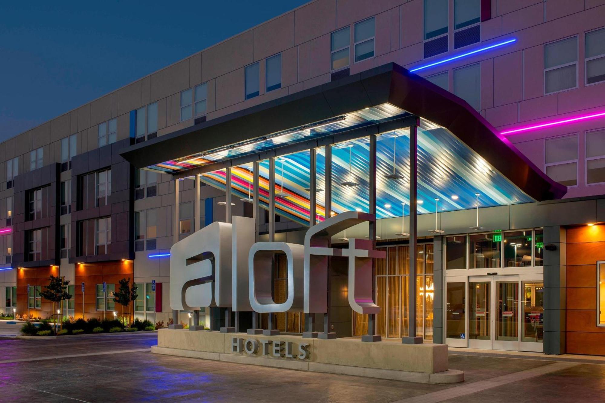 Готель Aloft Indianapolis Downtown Екстер'єр фото